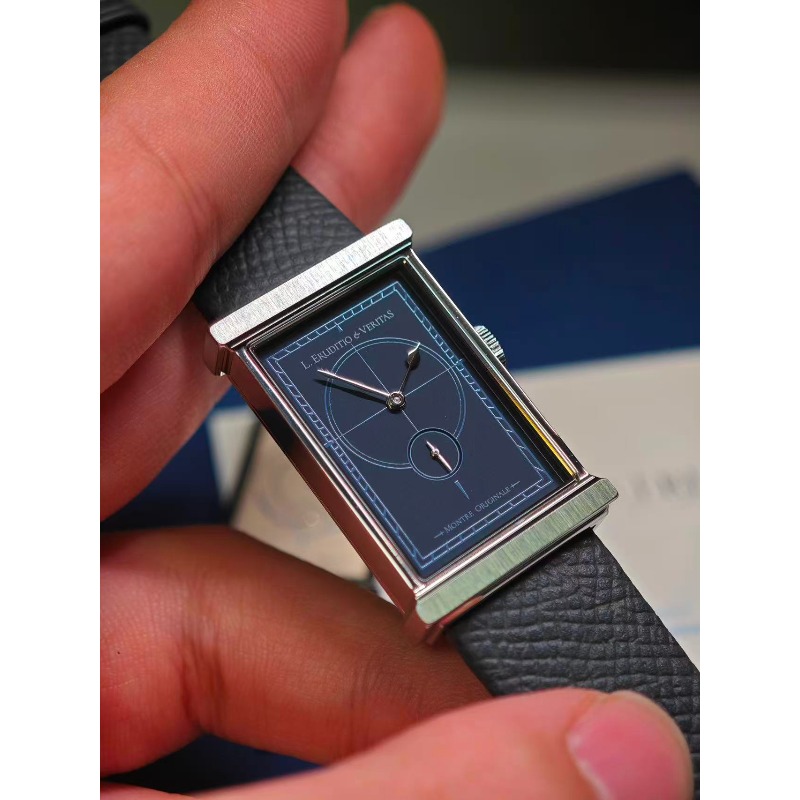 ساعة مربعة صغيرة مخصصة بحركة ك - مراجعة Analog Quartz Watch وسعره