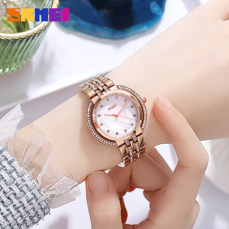 ساعات يد نسائية فاخرة بسوار من - مراجعة Analog Quartz Watch وسعره